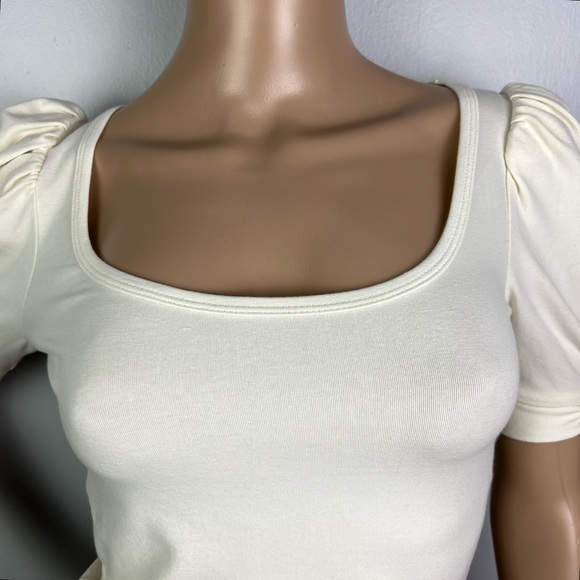 REFORMATION IVORY KNIT PUFF SLEEVE T-SHIRT - Picture 4 of 9